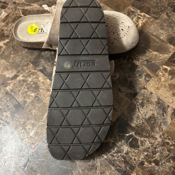 Earth Mules - Picture 4 of 4